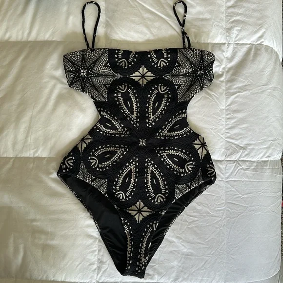 Devon Windsor Valencia one piece - Picture 3 of 4